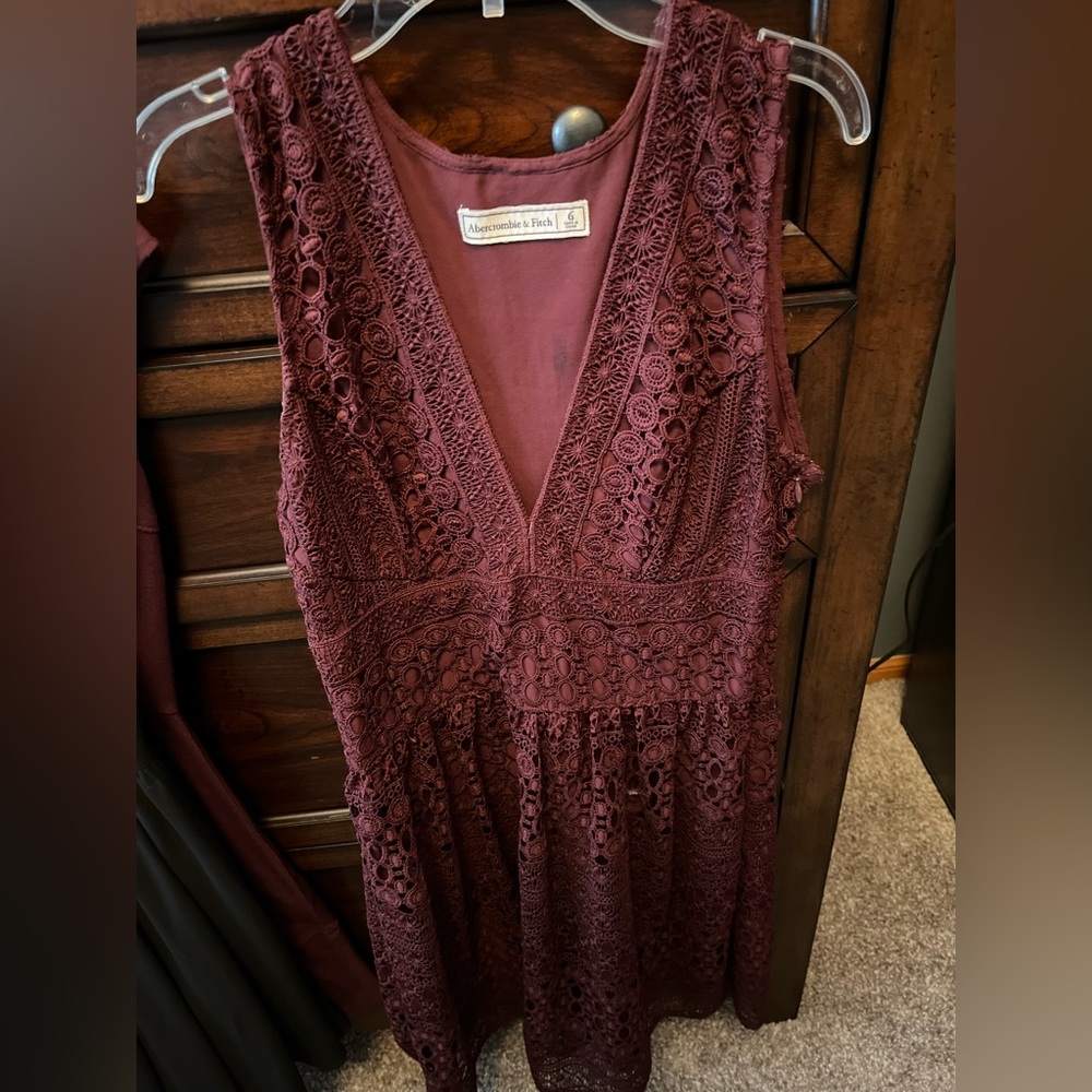 Abercrombie & Fitch Burgundy Maroon Lace Sleeveless Dress